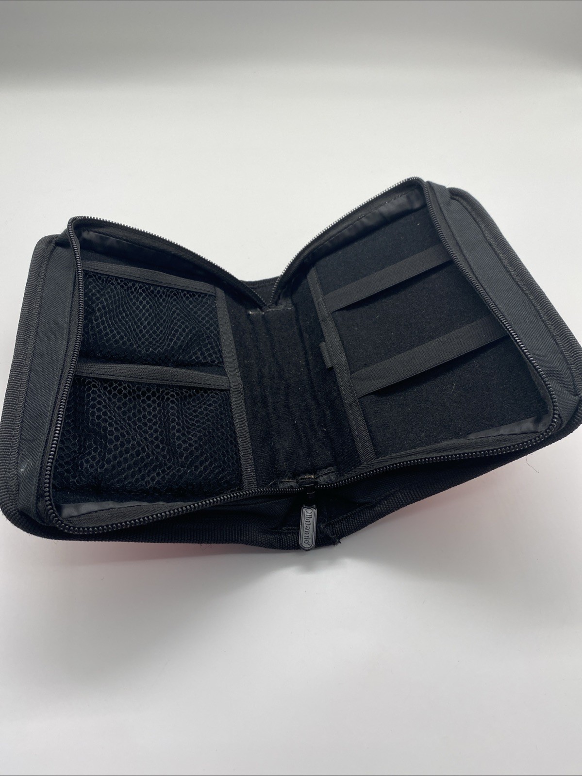 Nintendo DS Padded Nylon Travel Zippered Carrying Case Red Black Console Bag