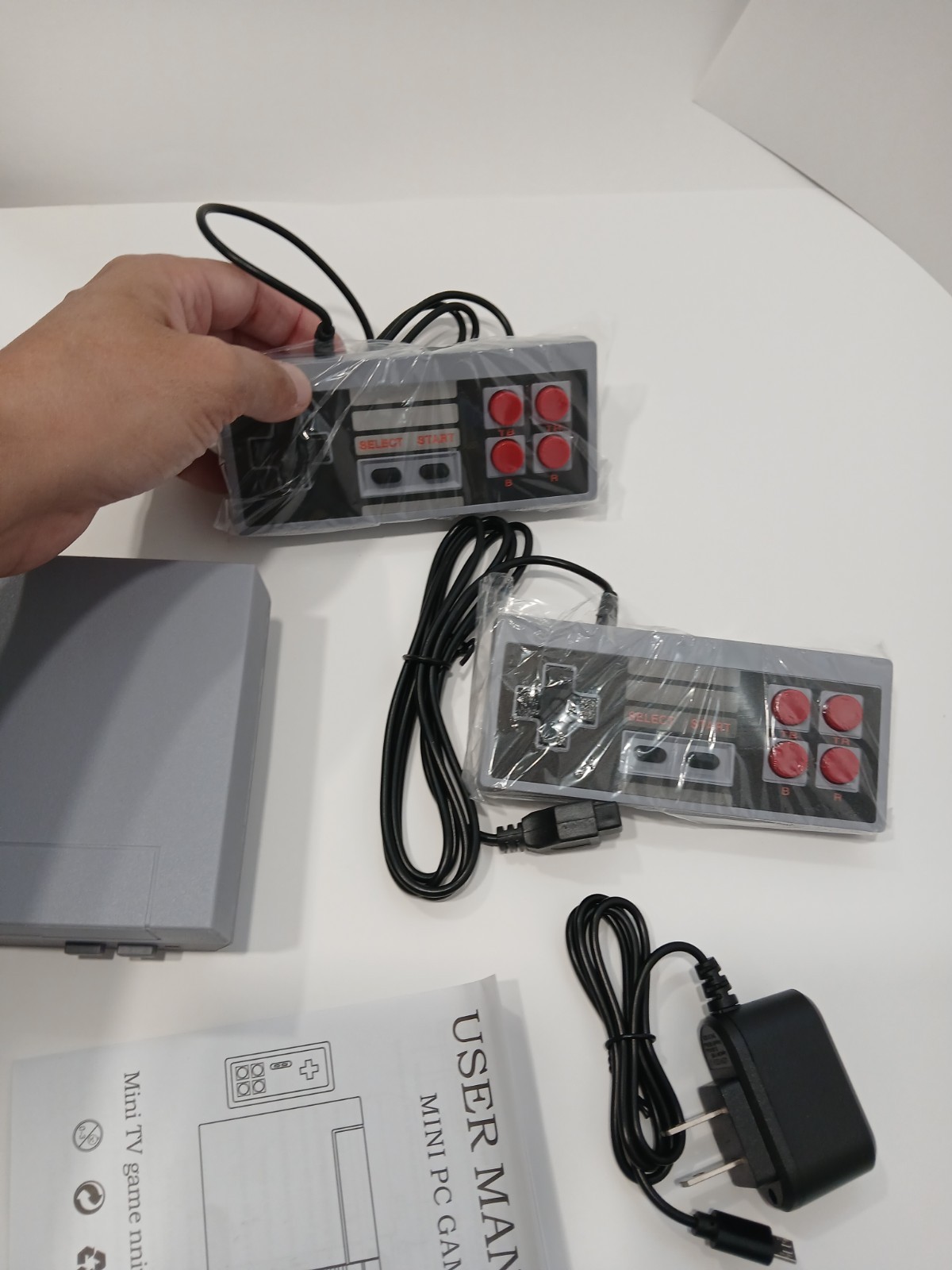 Retro FC620 Game Console Built-in Classic Games AV Output Wired Controller FC