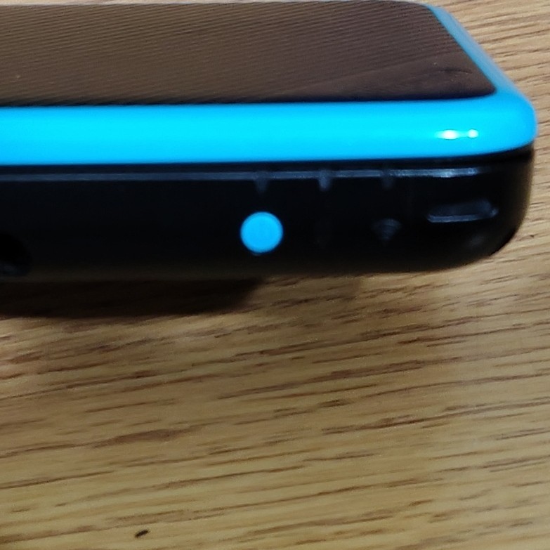 “New” Nintendo 2DS XL w/ 4GB microSD, Volume Slider Issues, Scuffed Touch Screen