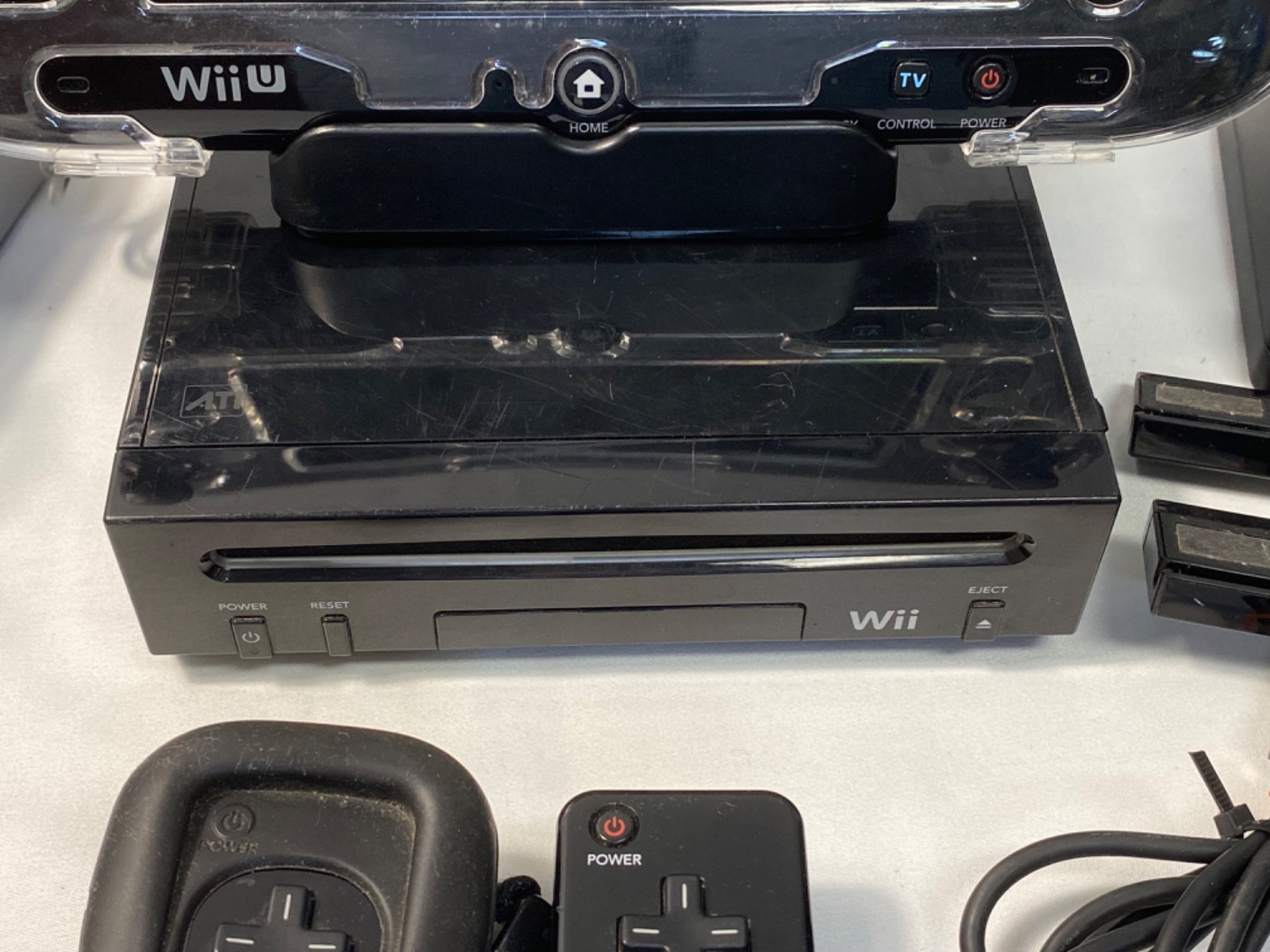 Nintendo Wii U 32GB Console Bundle Deluxe Set – Black