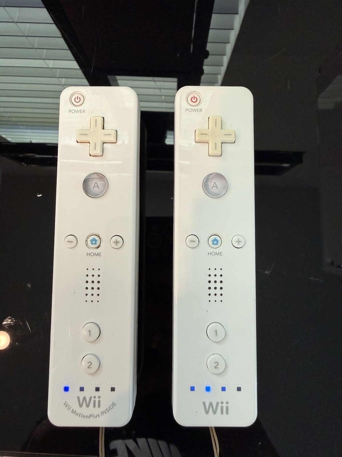 Nintendo RVL-101 Wii Console White Bundle With 6 Controllers Tested.