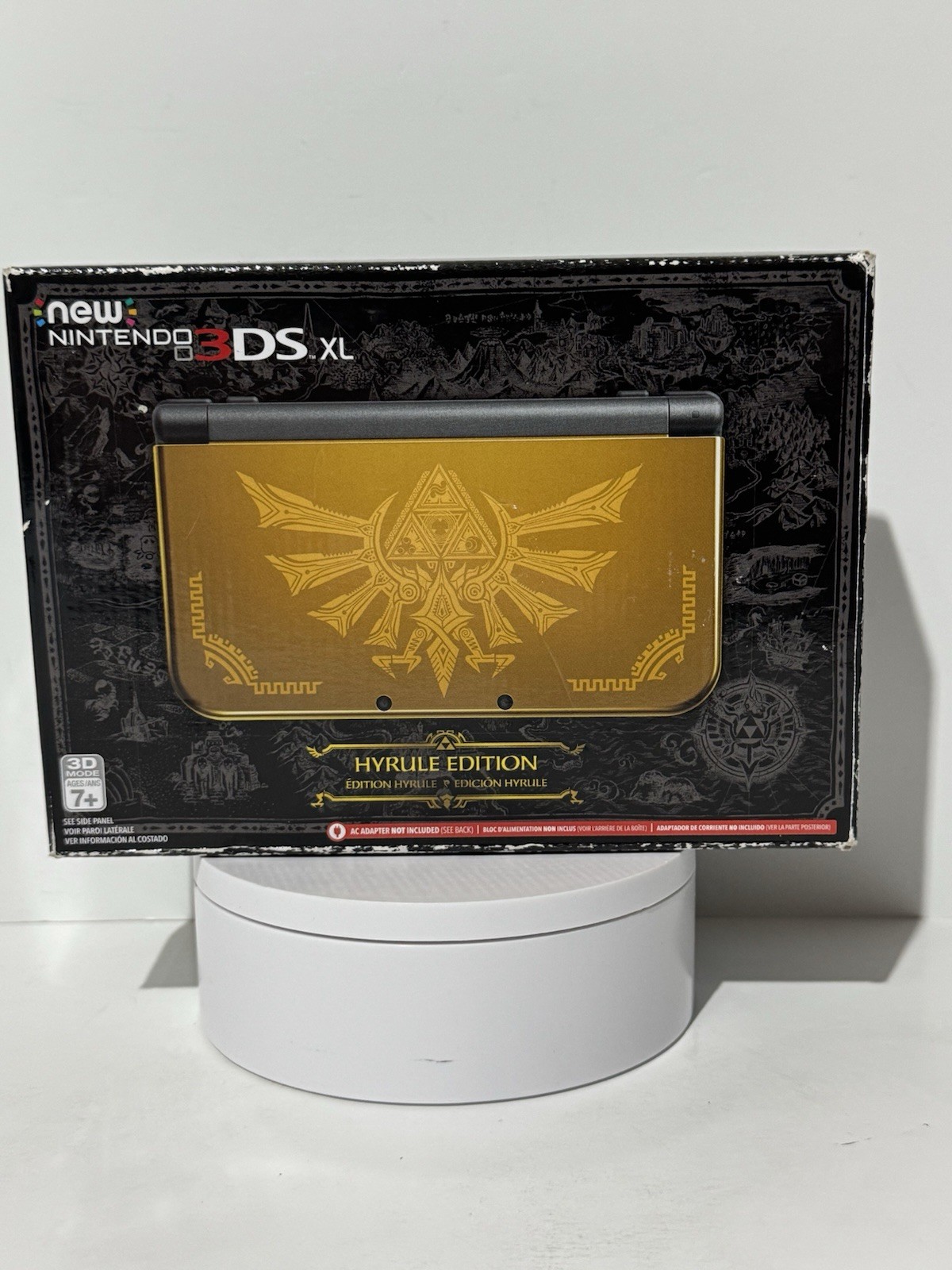 Nintendo New 3DS XL Handheld System Hyrule Edition Complete in Box Zelda Gold