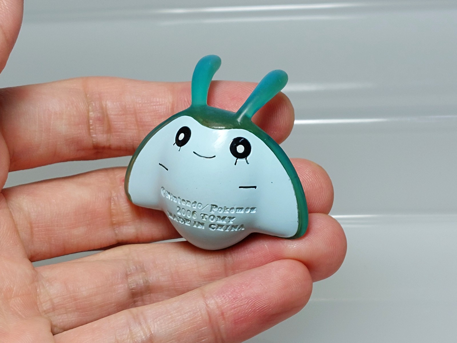 Mantyke Tamanta (Clear) Pokemon Monster Collection Figure Tomy 2006 E06 0.8in