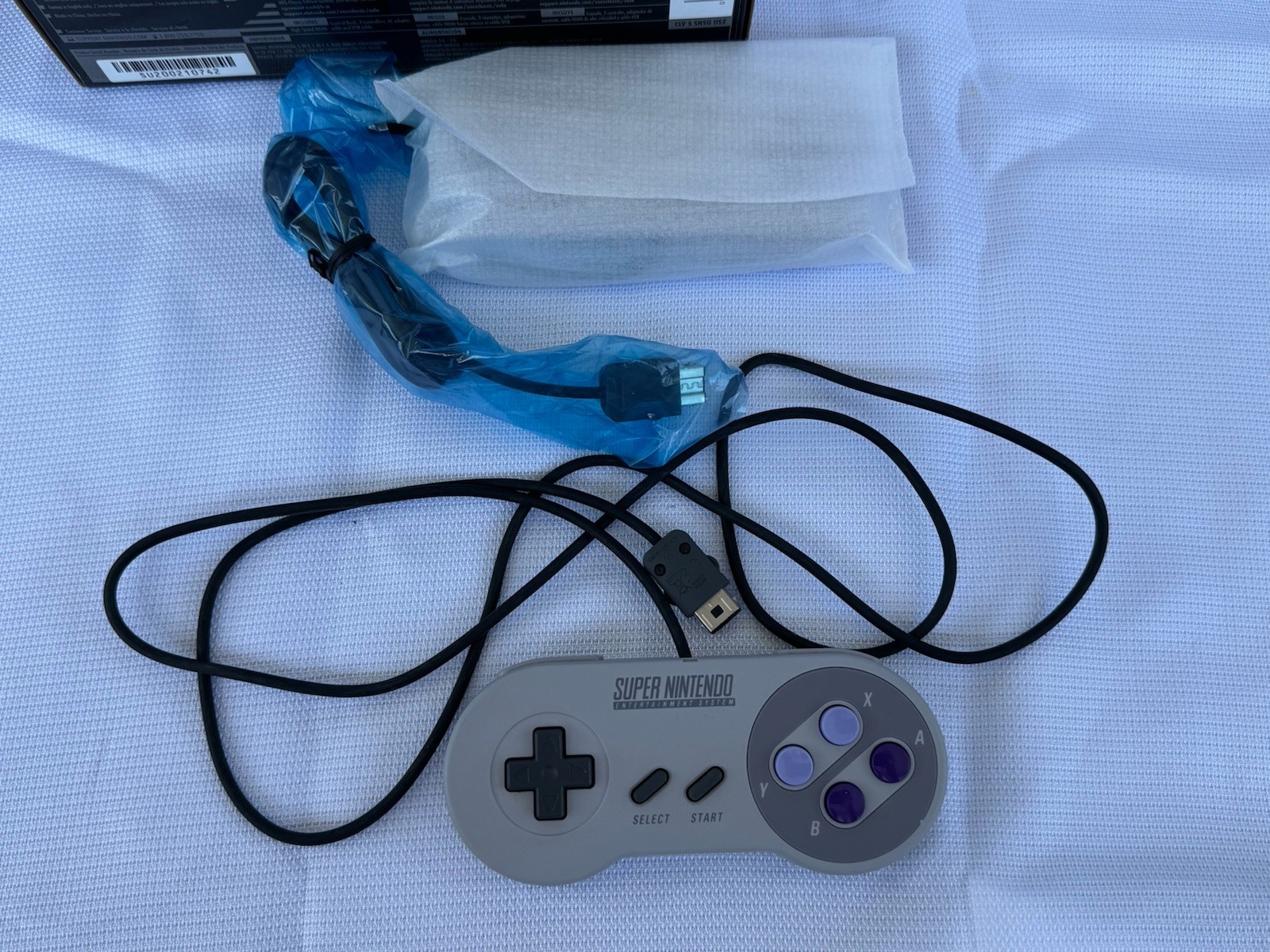 Super Nintendo SNES Classic Edition Console COMPLETE Box 2 Controllers HDMI Mini