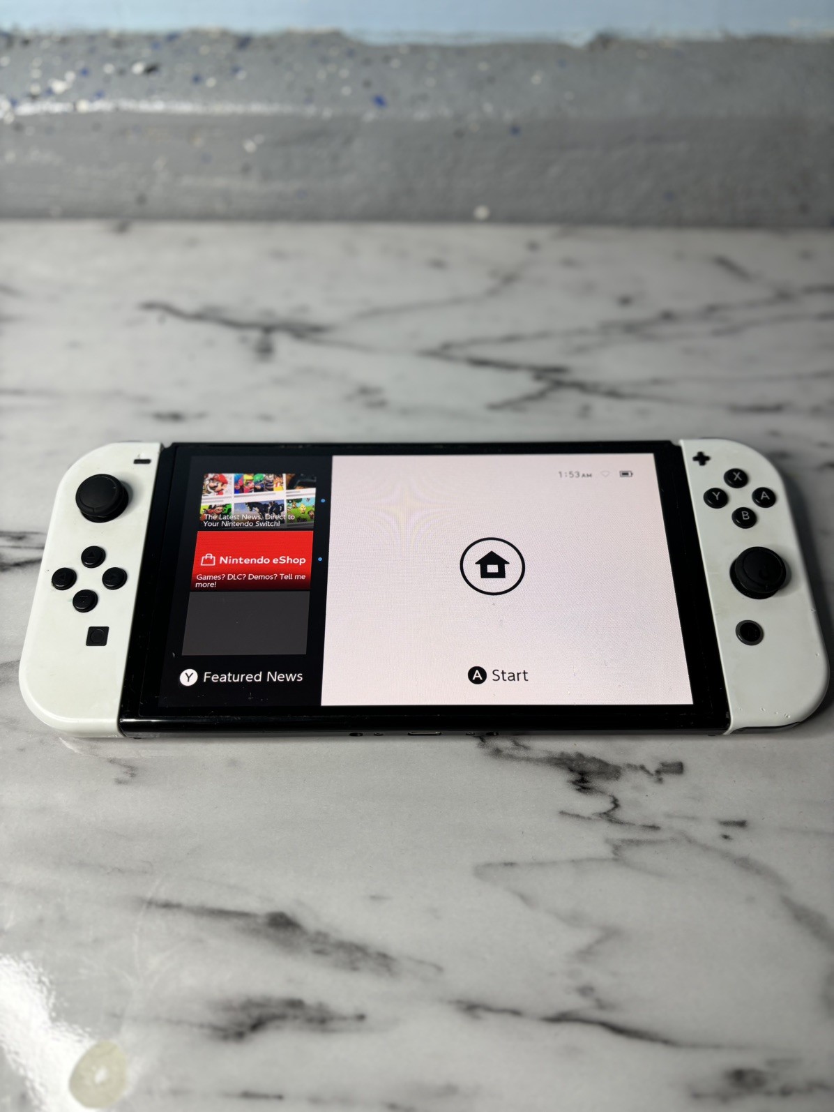 Nintendo Switch OLED HEG-001 Console + 64 GB MicroSD-Read Description
