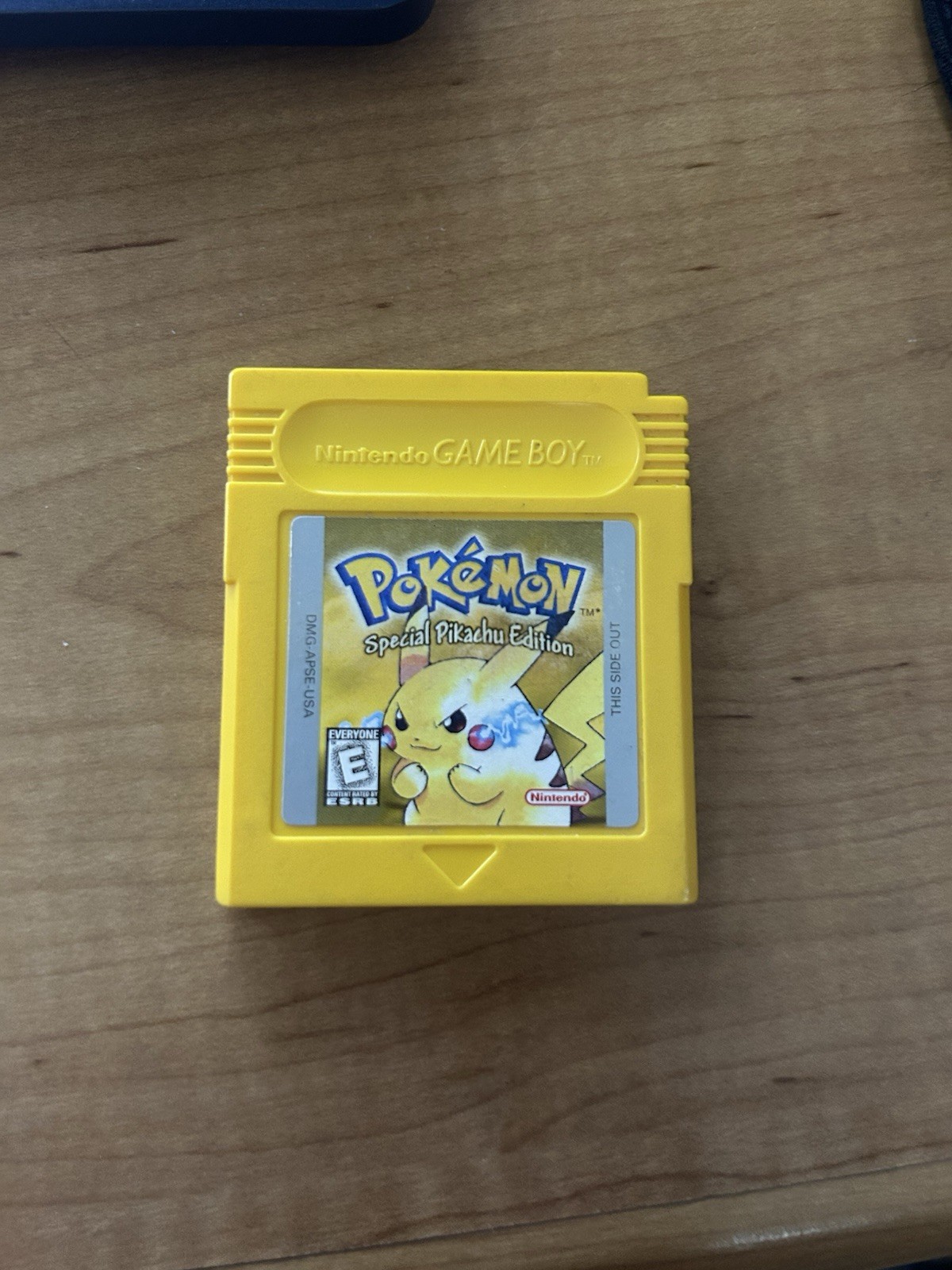 Pokemon Yellow Special Pikachu Edition, Authentic cartridge, Dry battery