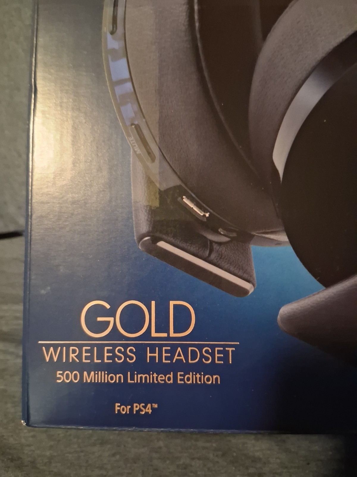 PlayStation Gold Wireless Headset 500 Million Lmtd Edition – New. factory sealed
