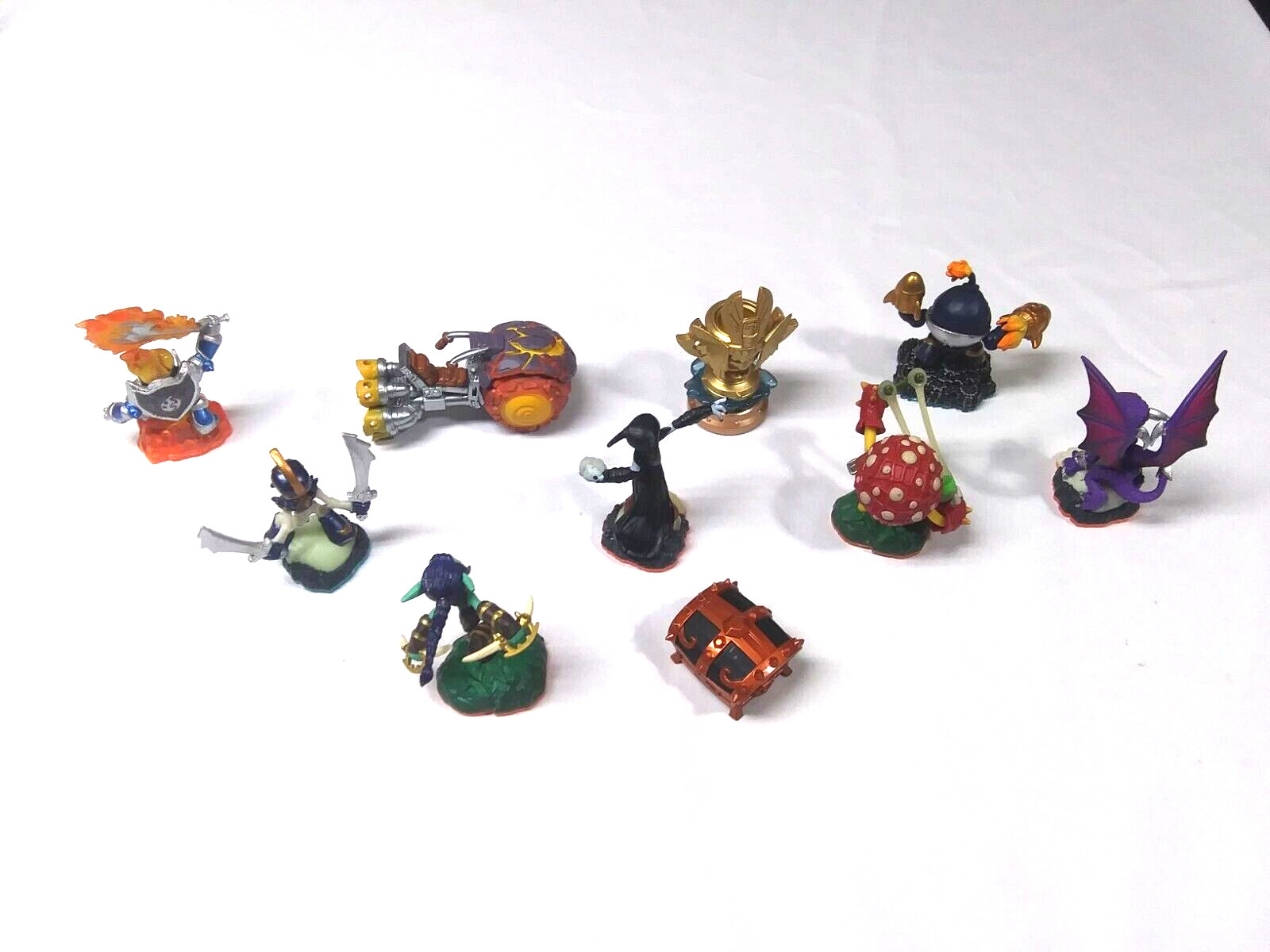 Skylanders Mixed Figure Lot W/Burn Cycle ++ Total Lot Of 10