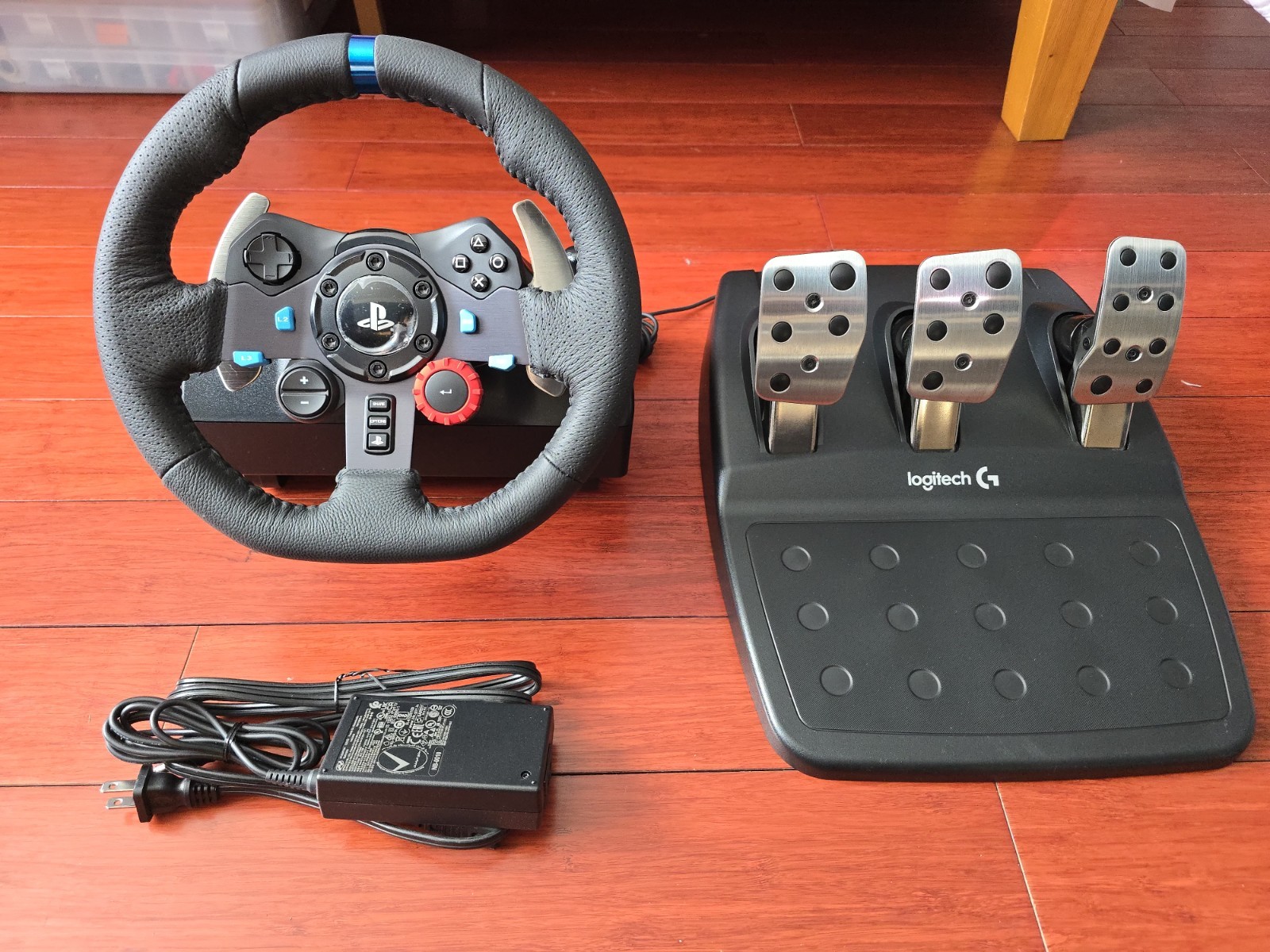 Logitech G29 Driving Force Racing Wheel & Pedal Set – Black (941-000110)