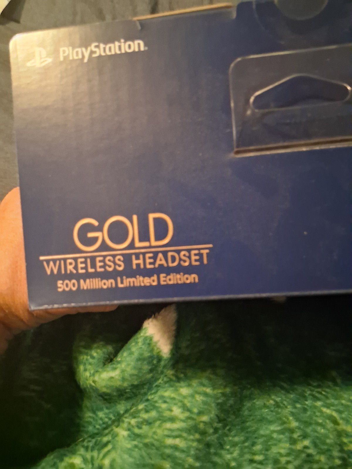 PlayStation Gold Wireless Headset 500 Million Lmtd Edition – New. factory sealed