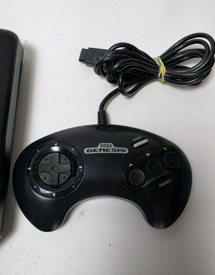 SEGA Genesis Model 2 MK-1631 Console Bundle, 2 Controllers, 3 Games Sonic, Cords