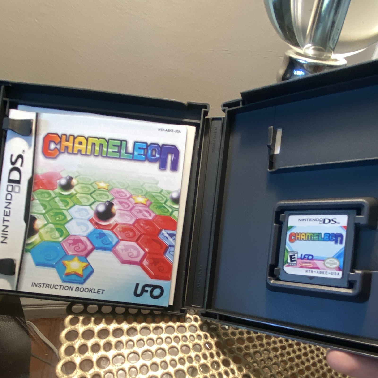 UFO Interactive Chameleon Nintendo DS Puzzle Game E 2007 NTSC-U/C Manual