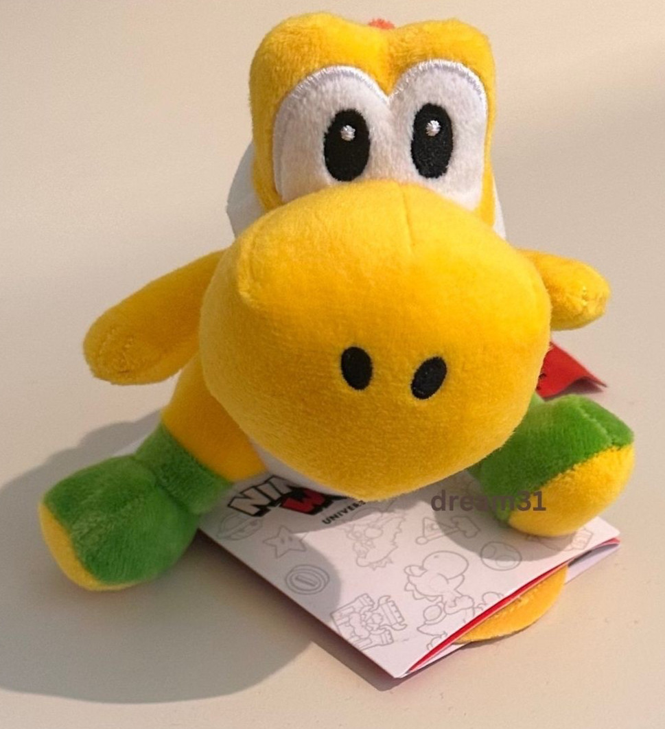 BNWT Epic Universe Super Nintendo World Yellow Yoshi 5″ Shoulder Magnet Plush