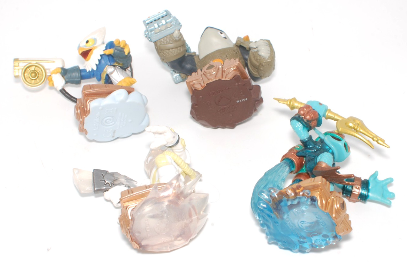 Skylanders Superchargers Lot of 9 Vehicles, 2 Racing Trophy, 4 Character Figures