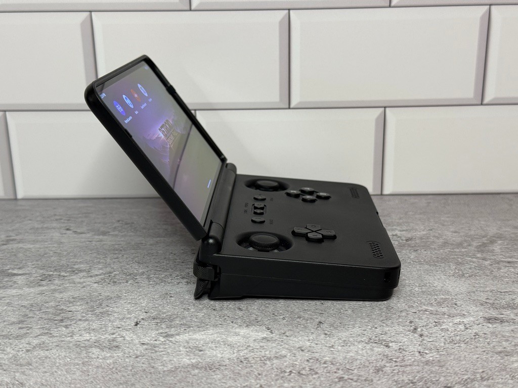 Retroid Pocket Flip 2 SD865 128GB US – Retro Gaming Android Black Handheld