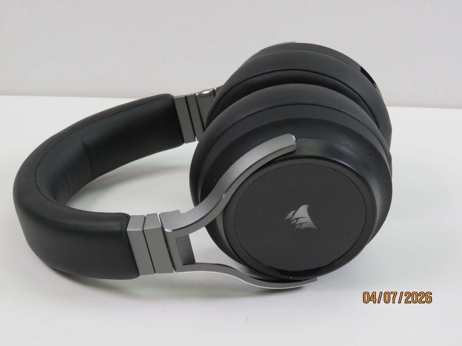 Corsair CA-9011185-NA Virtuoso RGB Carbon Headband Headset for Gaming [AC43]