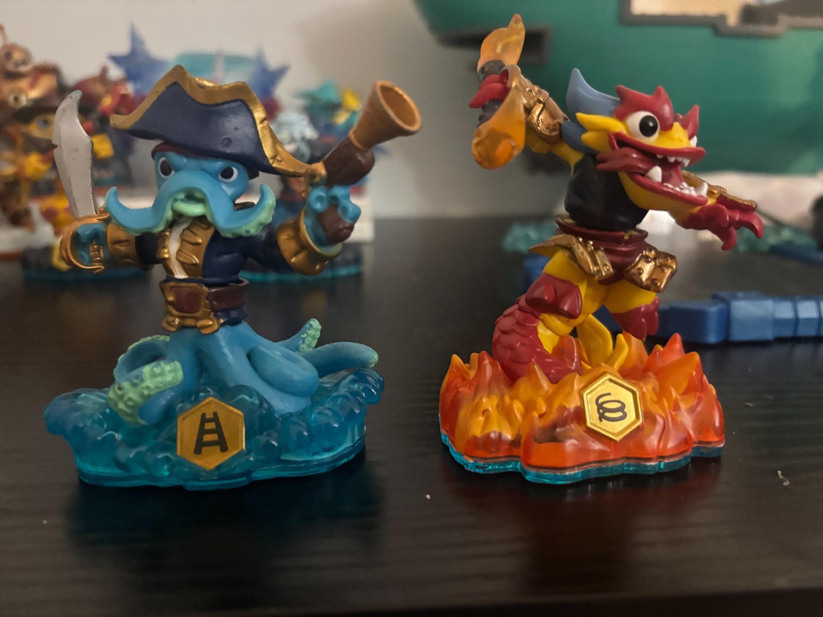 Skylanders collection with Flynn’s ship (not complete), 2 Portals, and 4 games