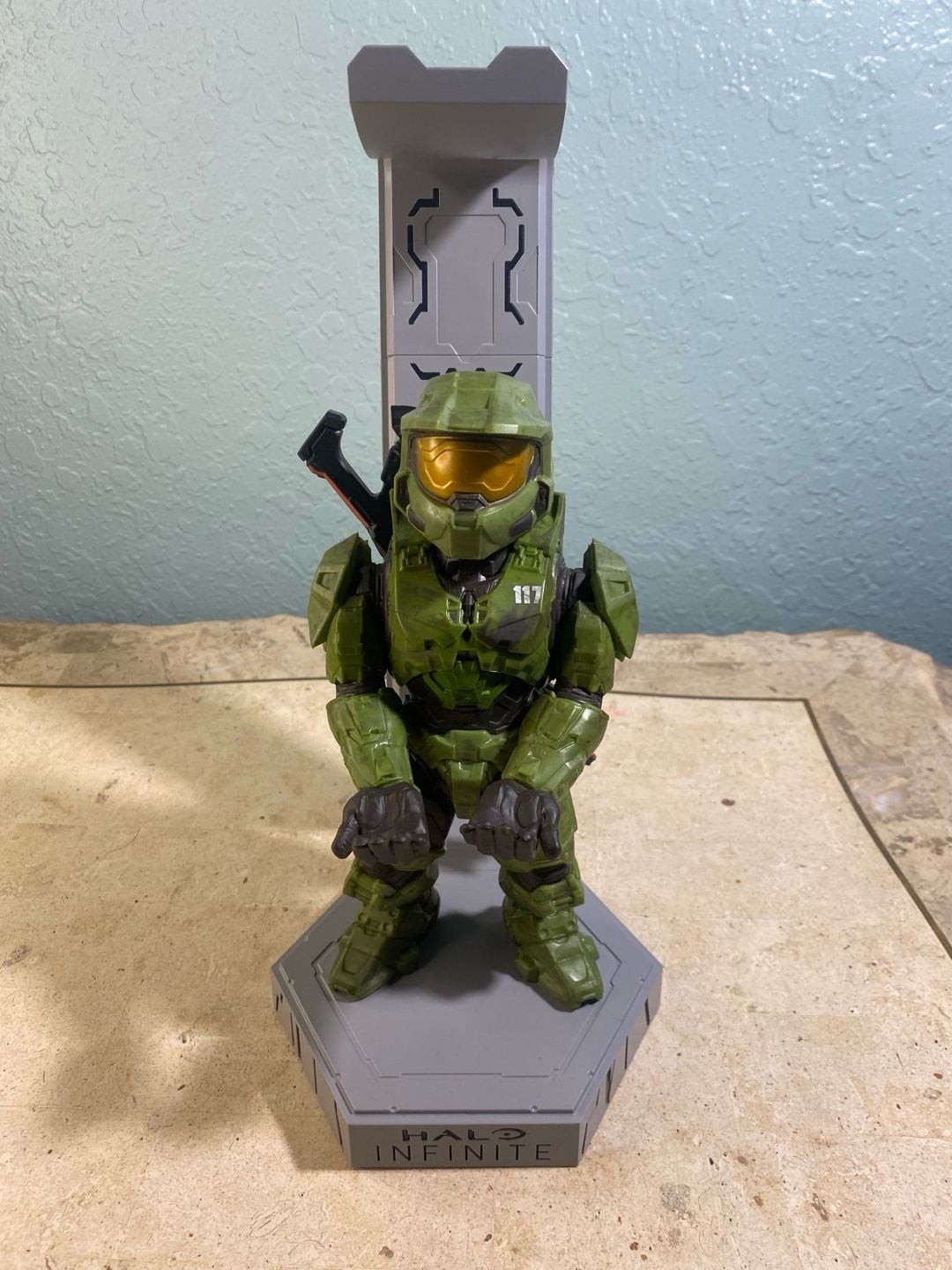 Halo Infinite Master Chief Deluxe Cable Guy Light-Up Phone and Controller Holder