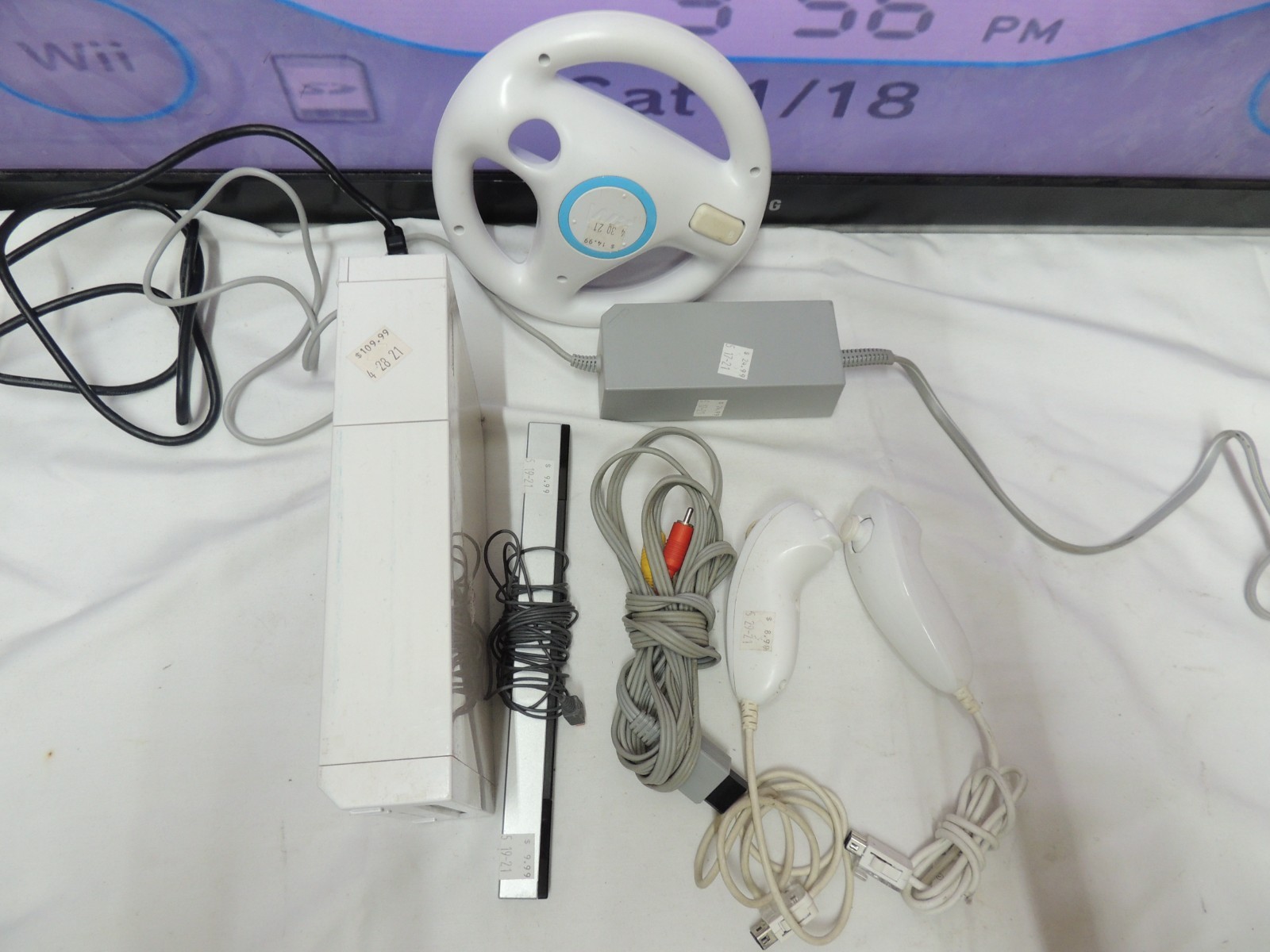 Nintendo Wii – RVL-001 White Bunddle #17