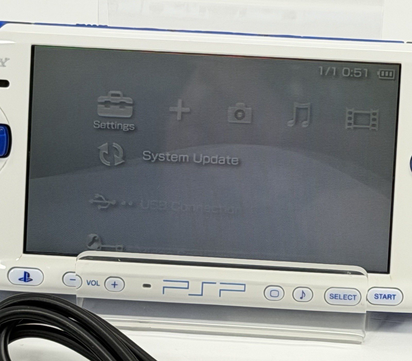 White & Blue Sony PSP 3000 System w Charger, And New Battery Bundle Excellent