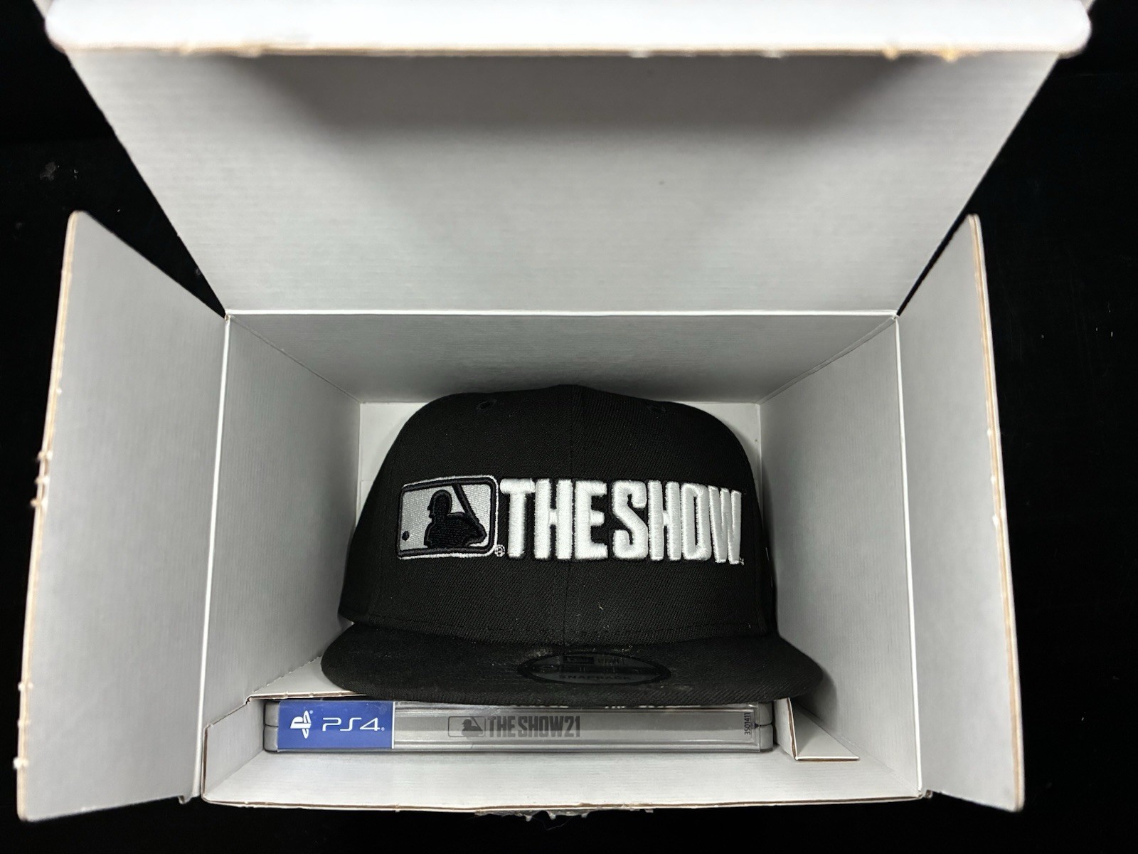 MLB The Show 21 Jackie Robinson Deluxe Edition PS4 Steelbook + New Era Hat