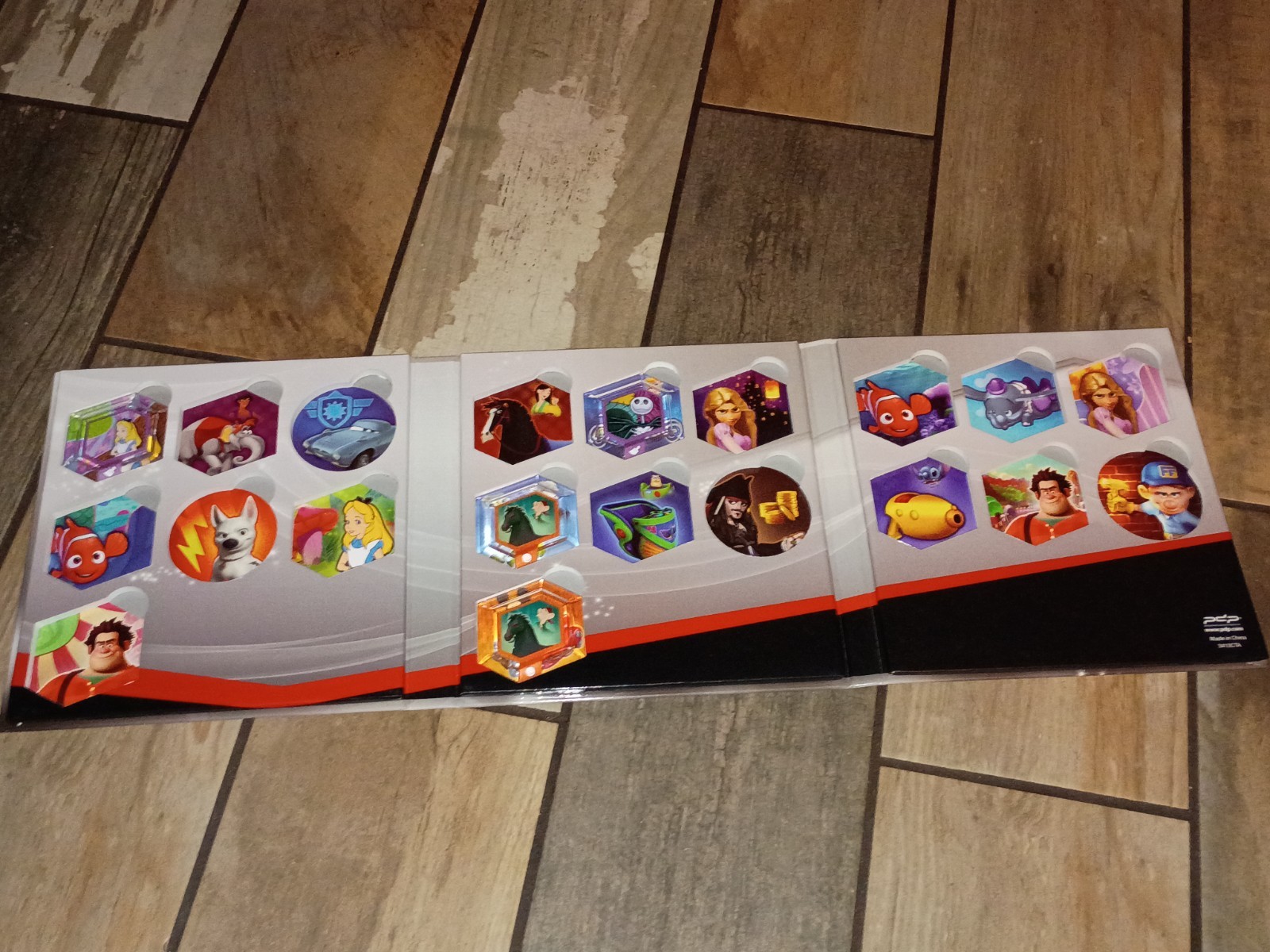 Disney Infinity Power Disc album with 4 disc Lot FREE SHIPPING!