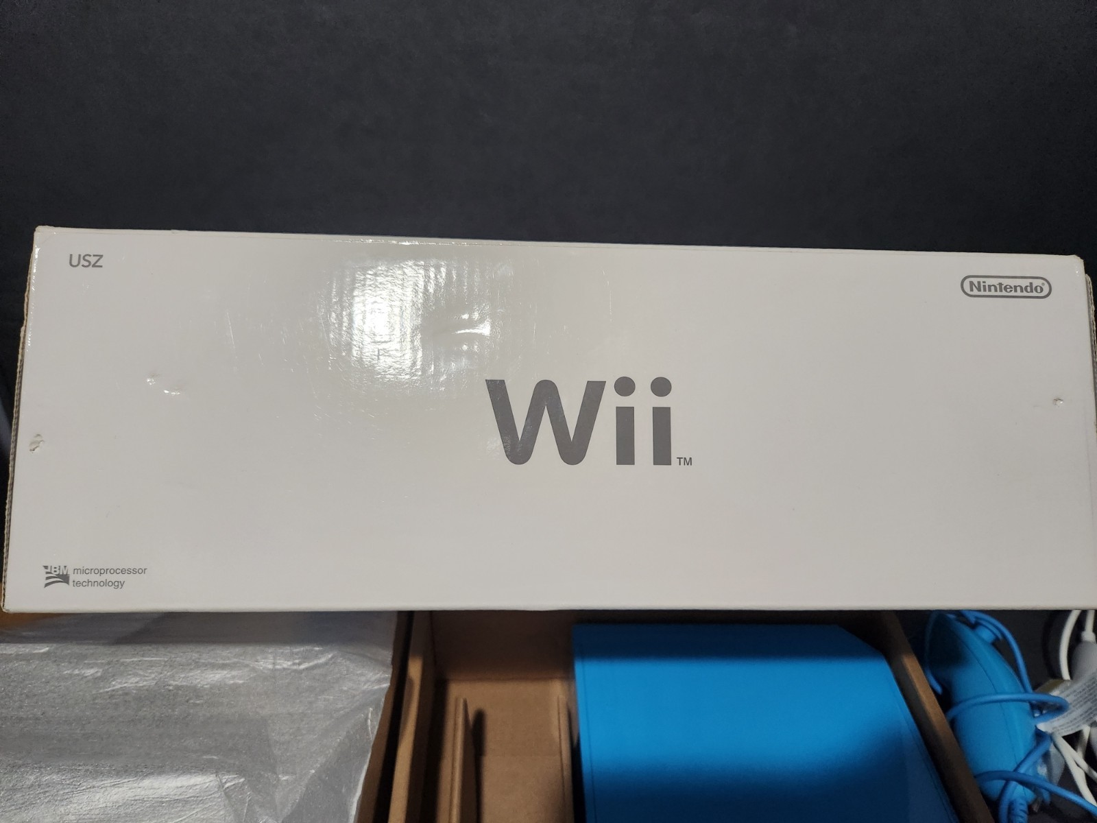 Nintendo Wii Limited Edition Blue Console In Original Box w/Wii Sports Disc