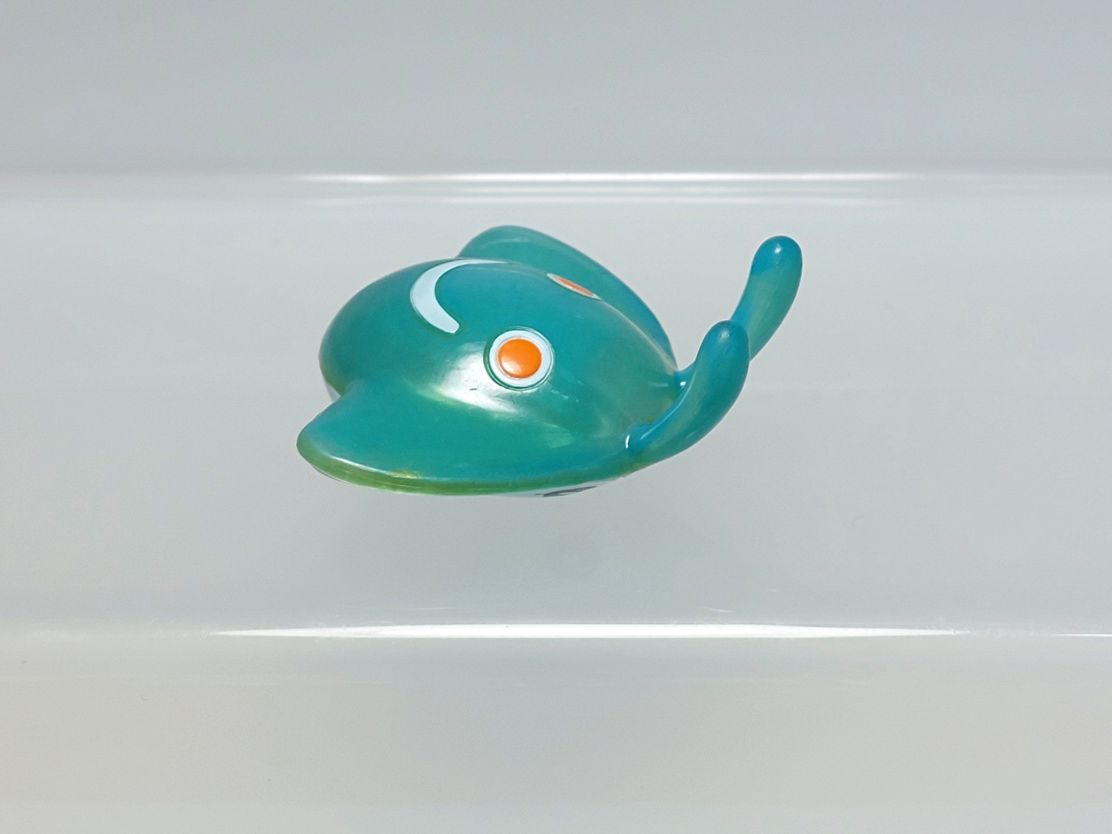 Mantyke Tamanta (Clear) Pokemon Monster Collection Figure Tomy 2006 E06 0.8in