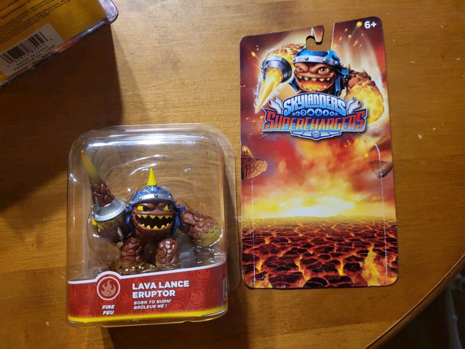 LOT OF 2 Skylanders Superchargers BURN-CYCLE & LAVA LANCE ERUPTOR Fire READ