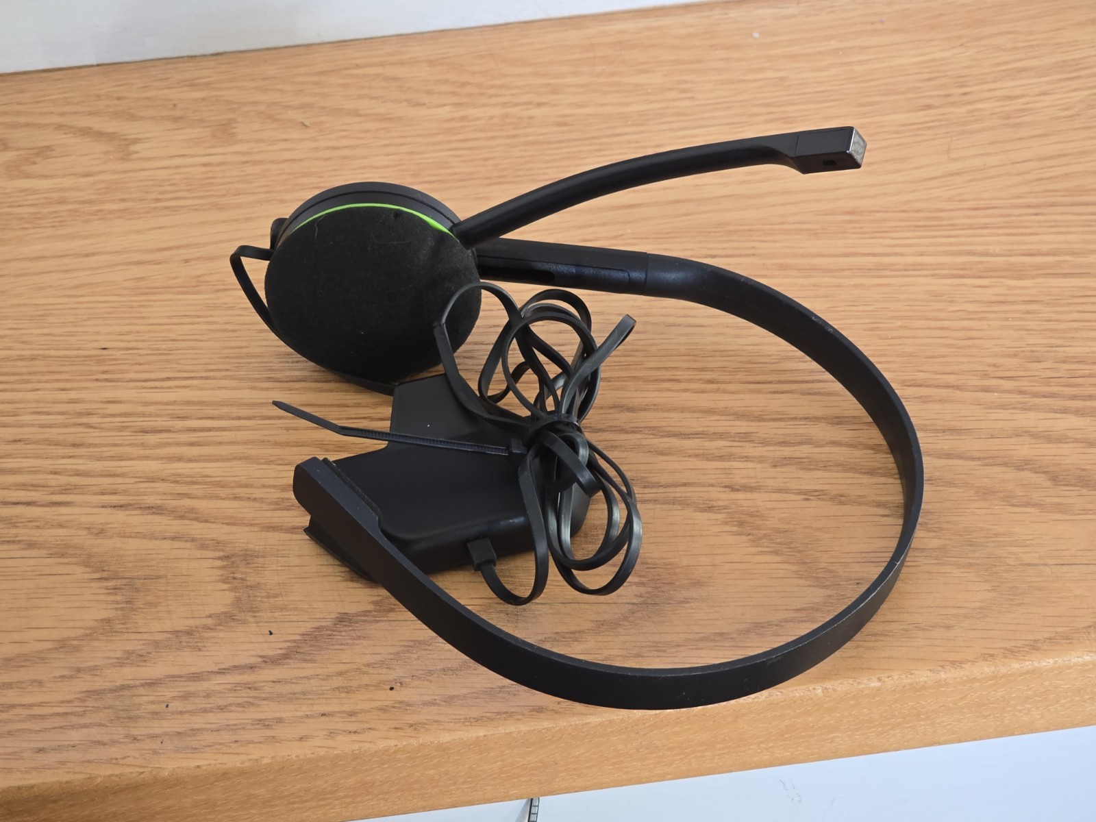 Microsoft Xbox One Bundle Model 1540 w/ Kinect 1520 Pwr Supply Cntrl + Headset