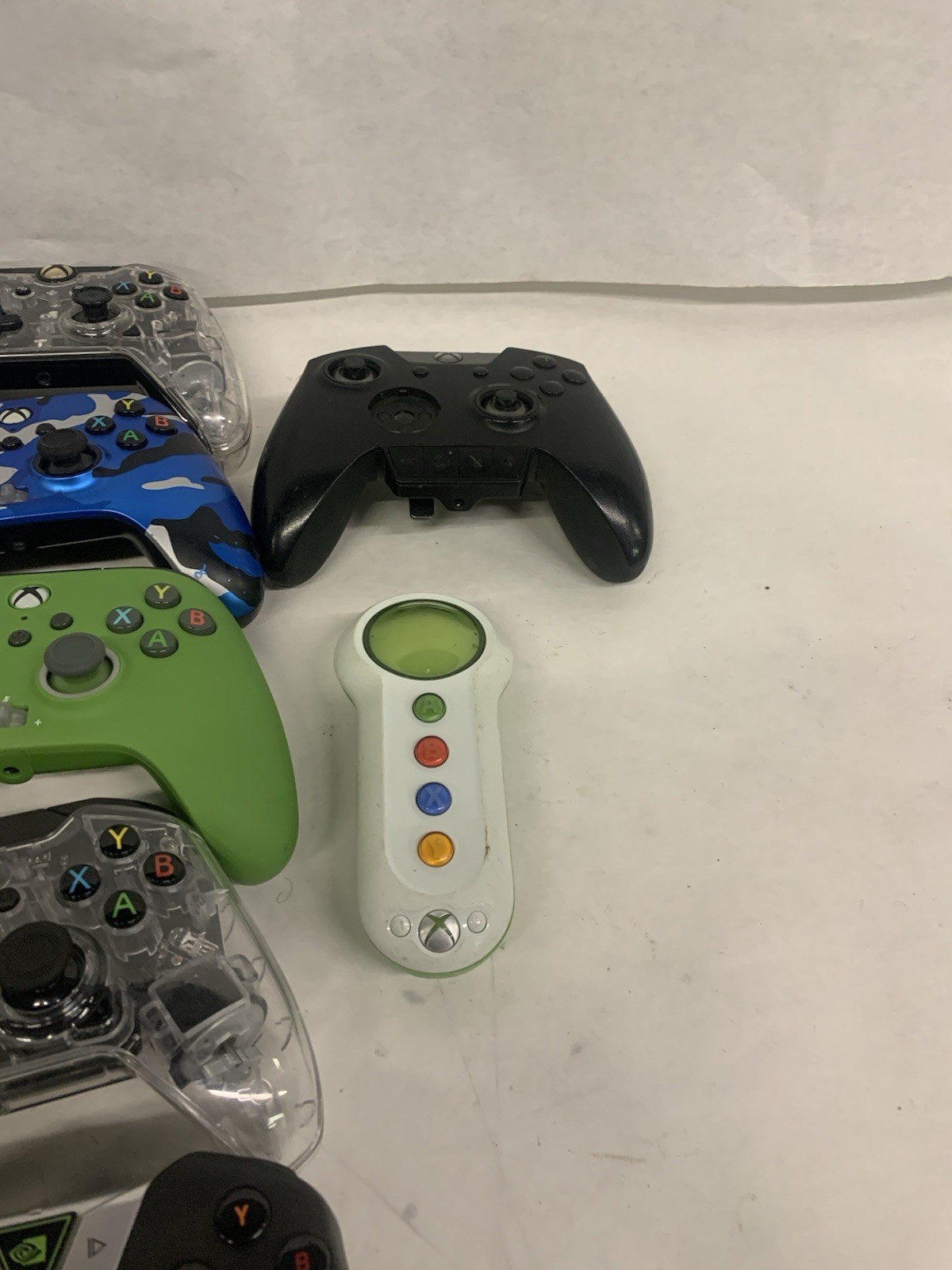 UNBRANDED XBOX ONE REMOTES ALL UNTESTED NOT WORKING FOR PARTS !!