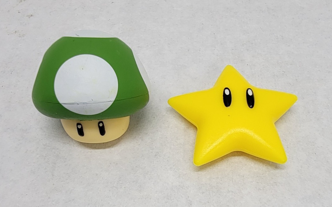 Jakks Super Mario Lot: 2018 4.5″ Propeller Mario, 2021 3″ Toad + Star & Mushroom