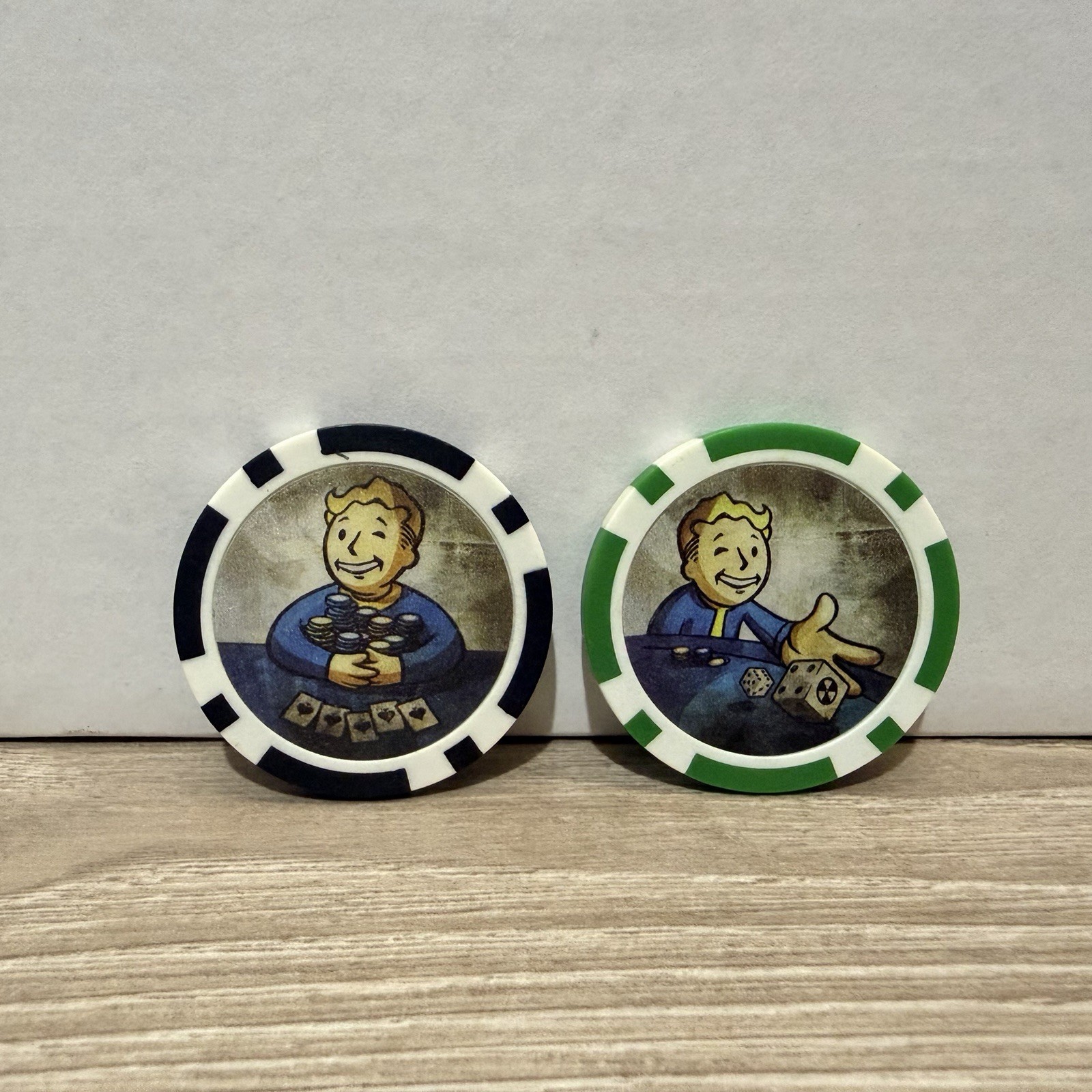 Fallout New Vegas Poker Chips Lot Of 13 W/Platinum Lucky 38