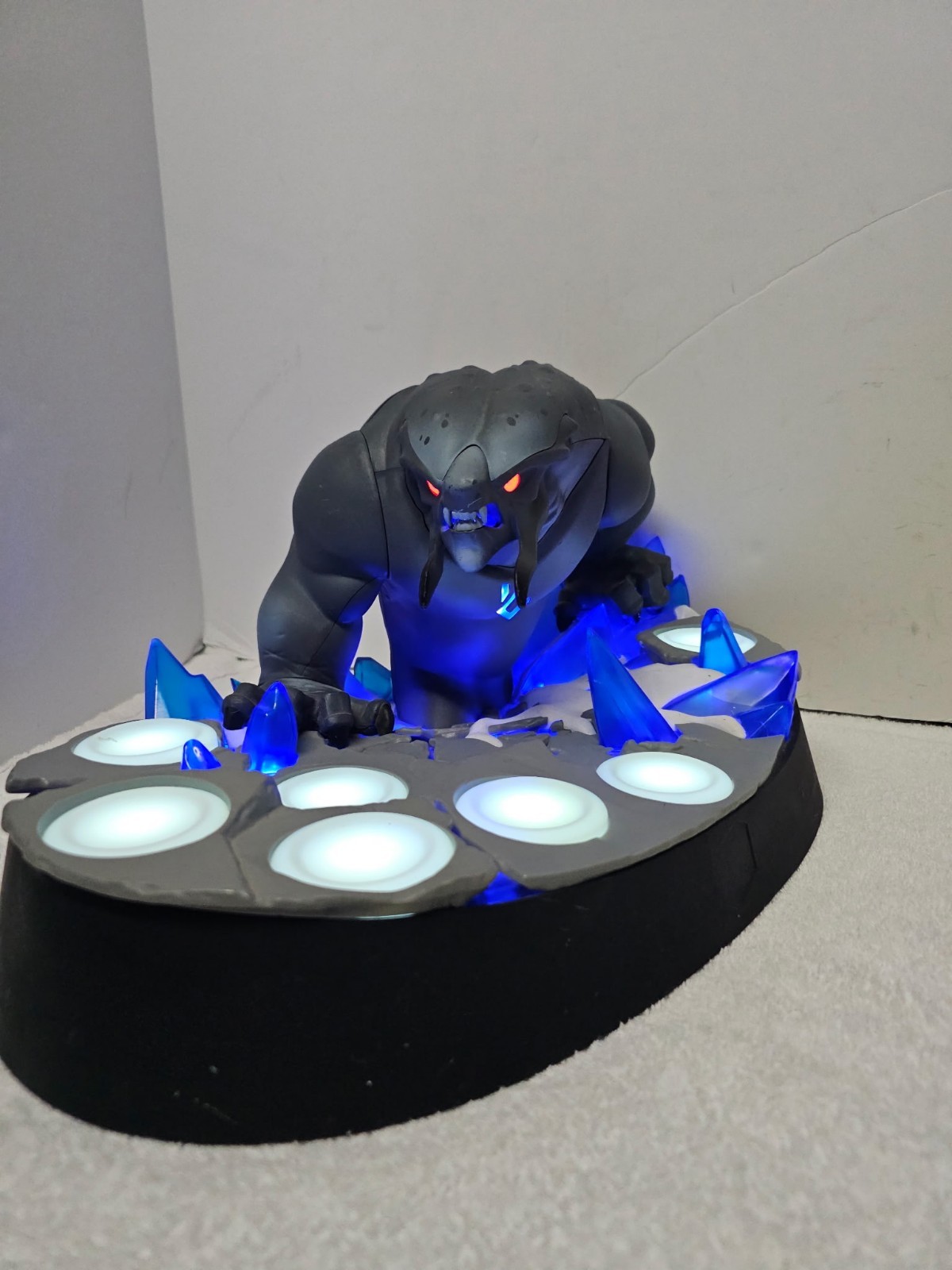 Disney Infinity 2.0 Marvel Collector’s Edition Frost Giant Beast Light Up Base