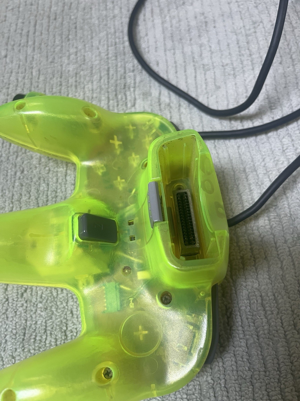 Nintendo 64 Extreme Green Controller Lime Neon Toys-R-Us Exclusive