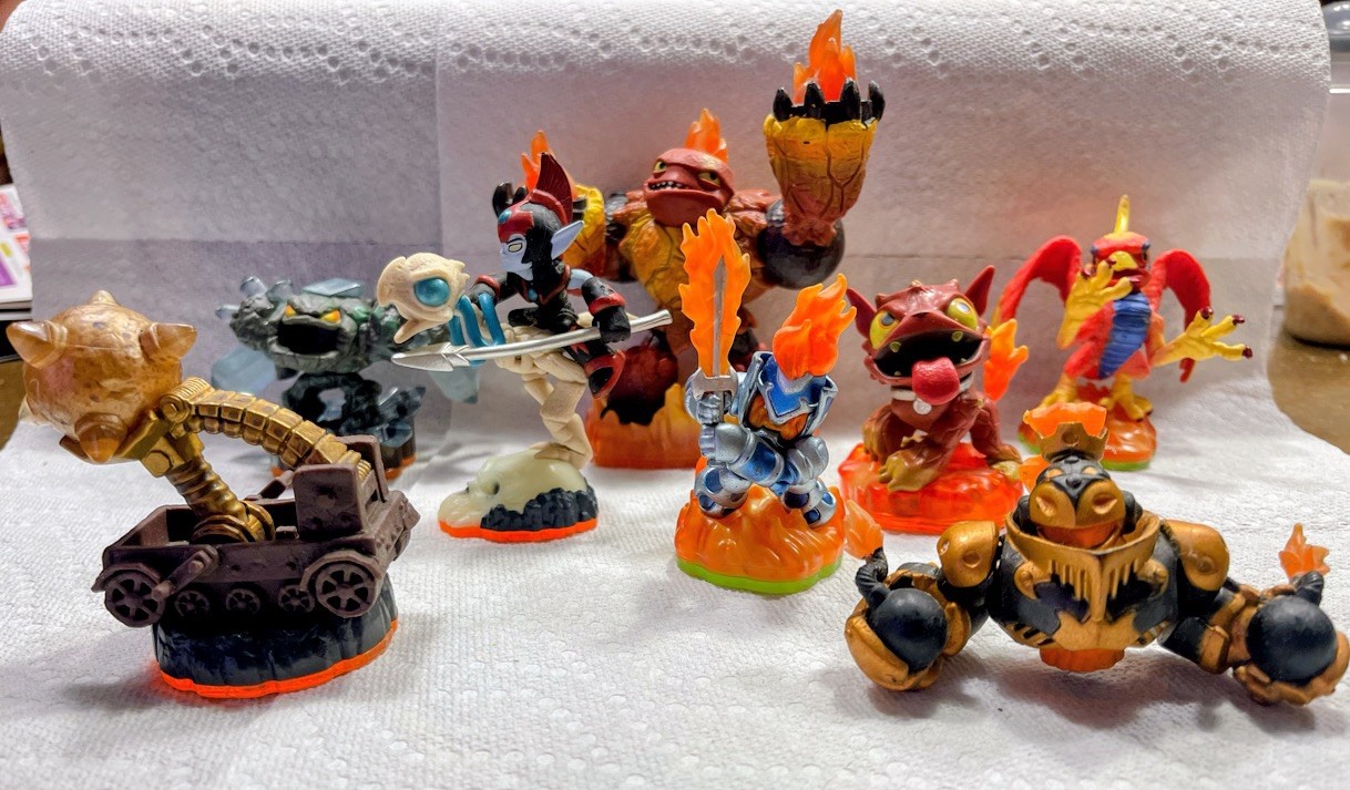 Activision Skylanders Spyro’s Adventure Figure Lot – Lot of 8 figures