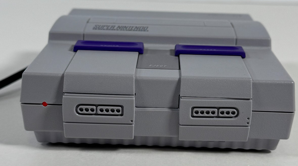 Nintendo SNES Classic Mini CLV-201 w 21 Built-In Games OEM Controller + Wireless