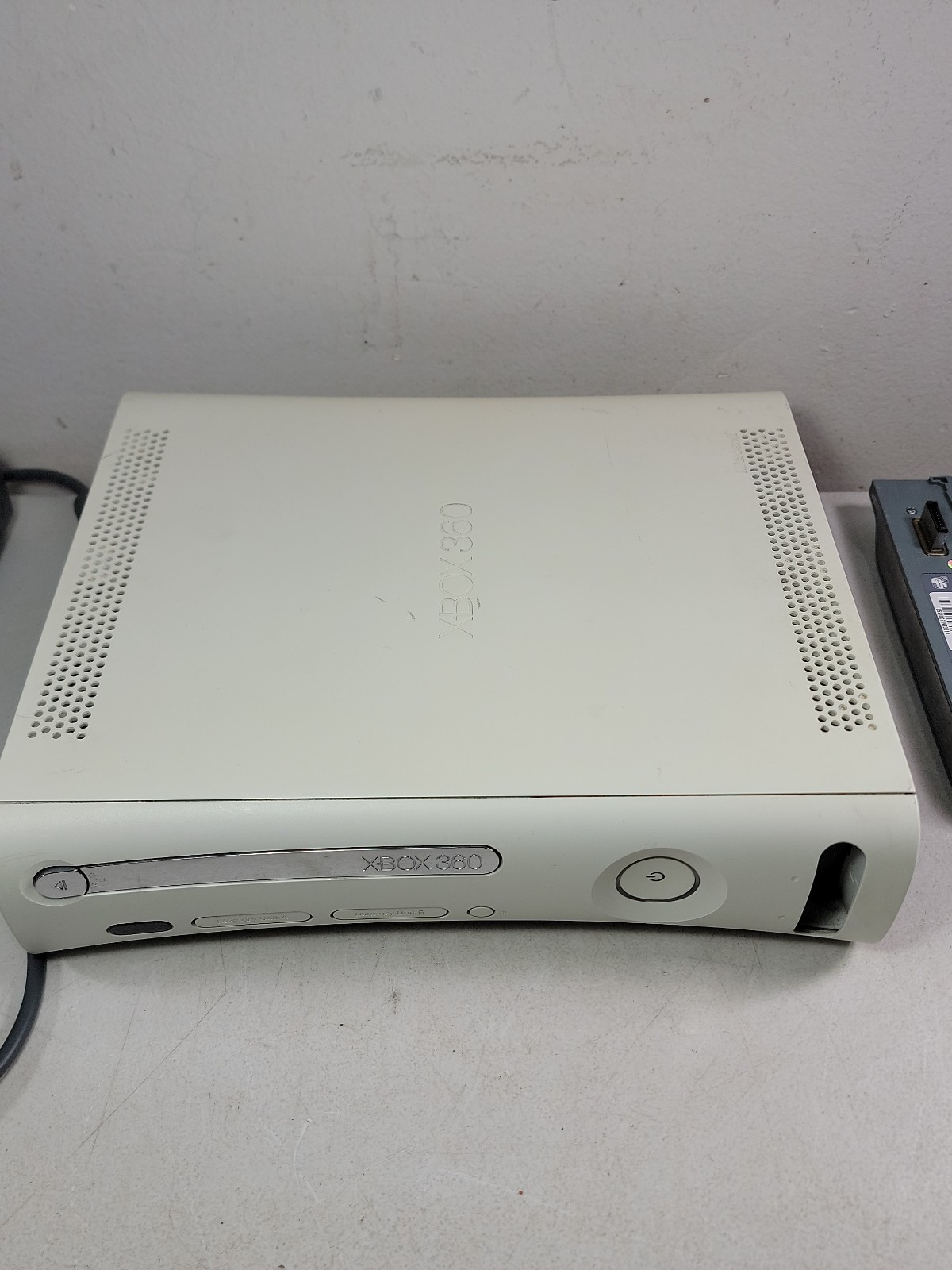 X-BOX 360 CONSOLE (UNTESTED, AS IS, PART OR REPAIR)