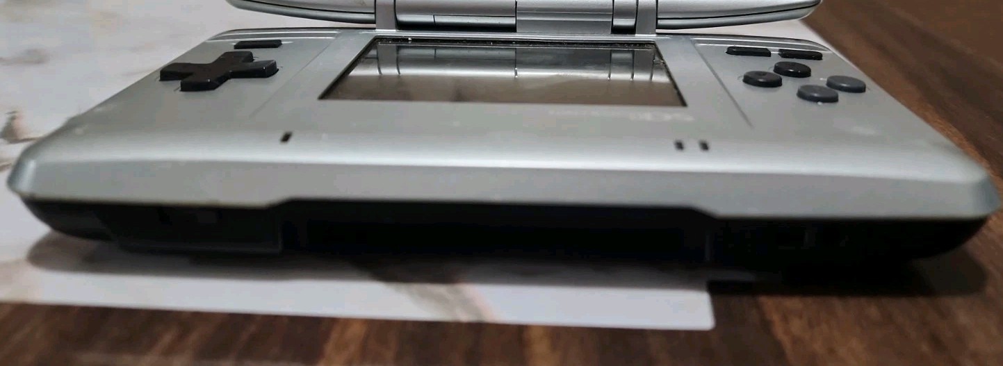 Nintendo DS Handheld System – Silver Console ONLY *READ*