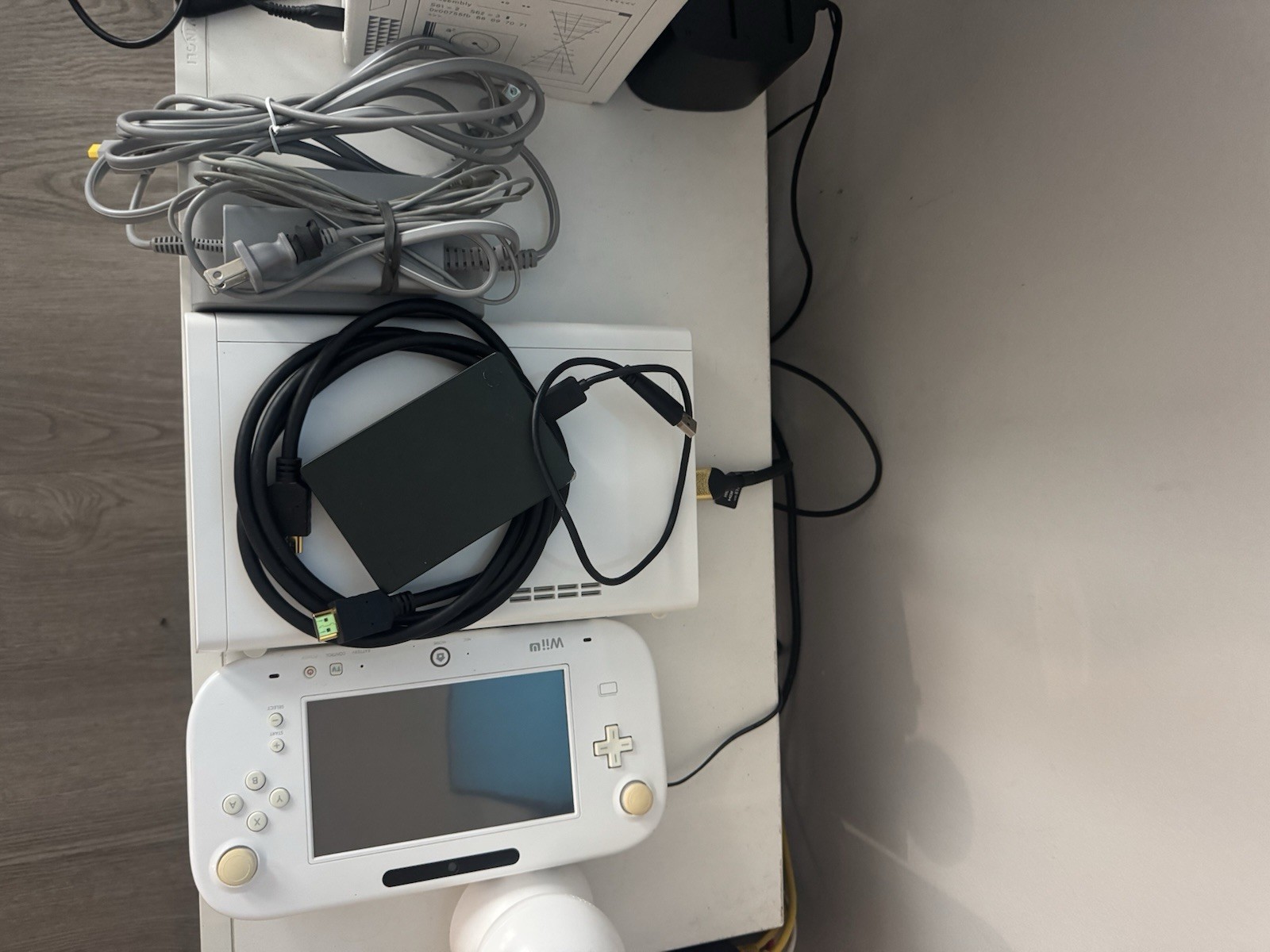 Nintendo Wii U White Console 1080p Region Free w/ GamePad HDMI