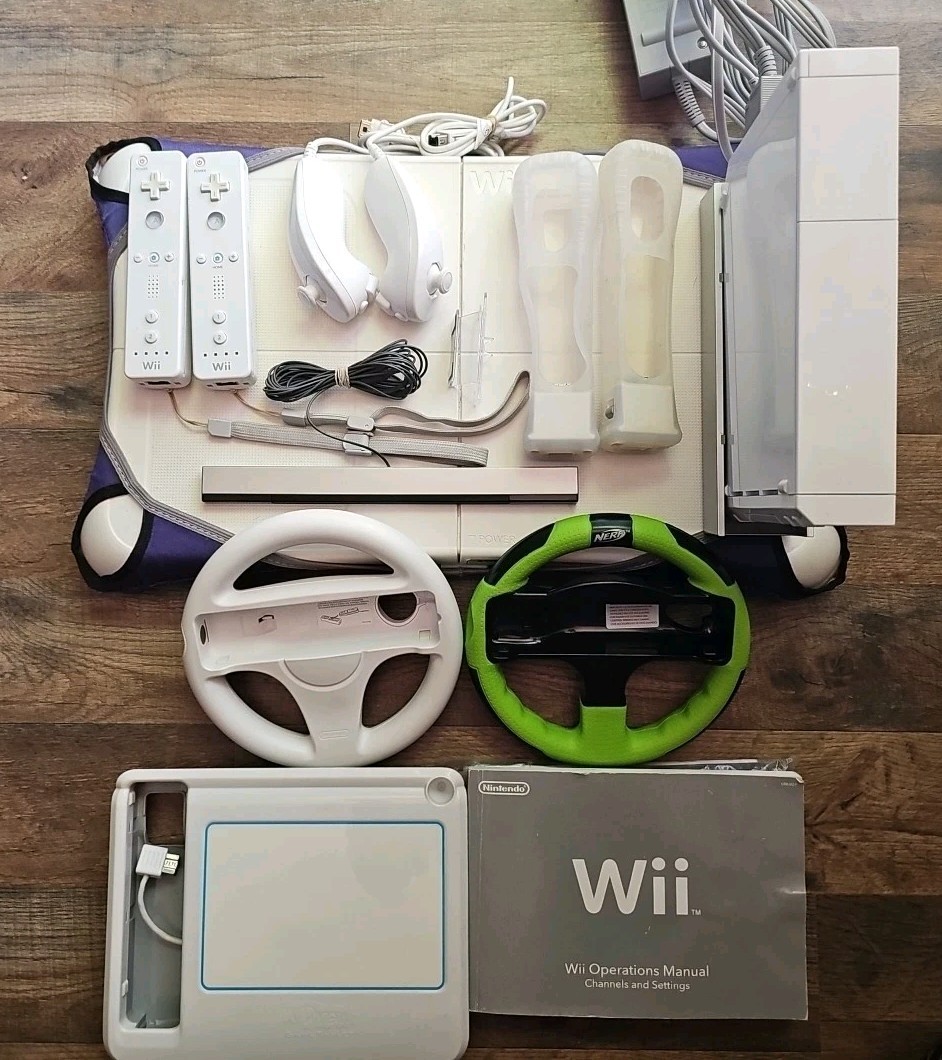 NINTENDO Wii With Balance Board 2 Remotes Udraw 2 Wheels 2 Nunchuks & 6 Games