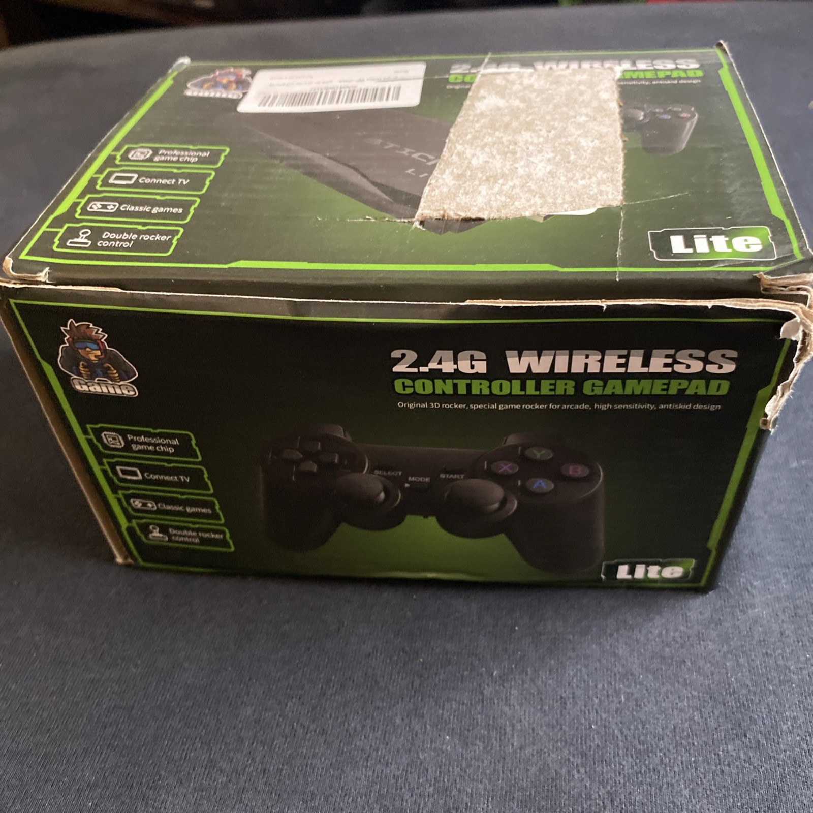 2.4G Wireless Controllers Gamepad HDMI Plug In 200 Built In Games 2 Controllers