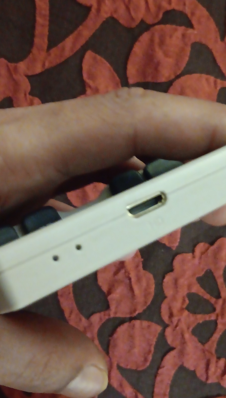 Anbernic RG35XX White Handheld Game Console USB-C Headphone Jack