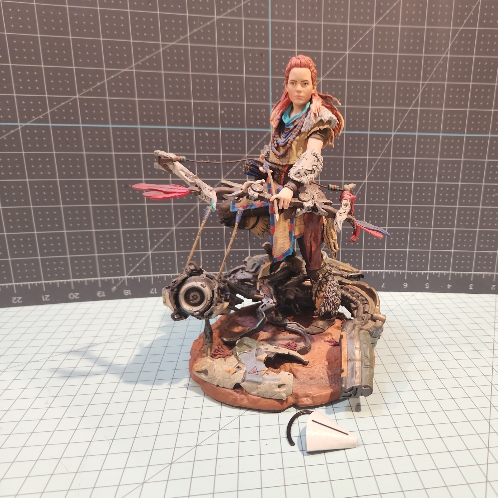 Horizon Zero Dawn : Aloy Collector’s Edition (Statue and light up earpiece only)