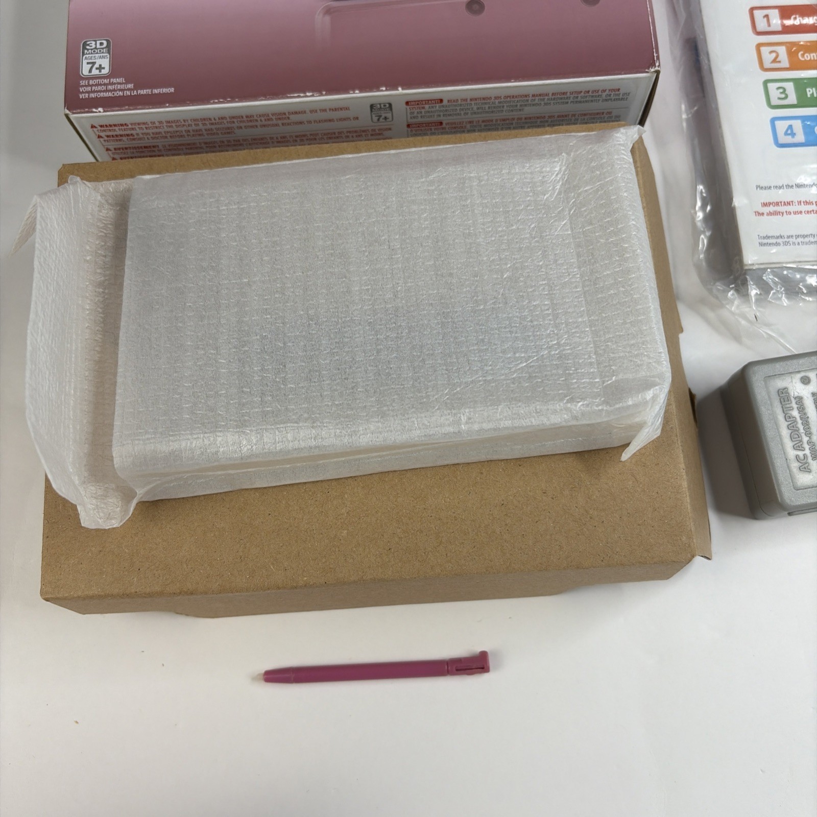 Nintendo 3DS Handheld Console Complete In Box Pink CTR-001 (USA) W Charger
