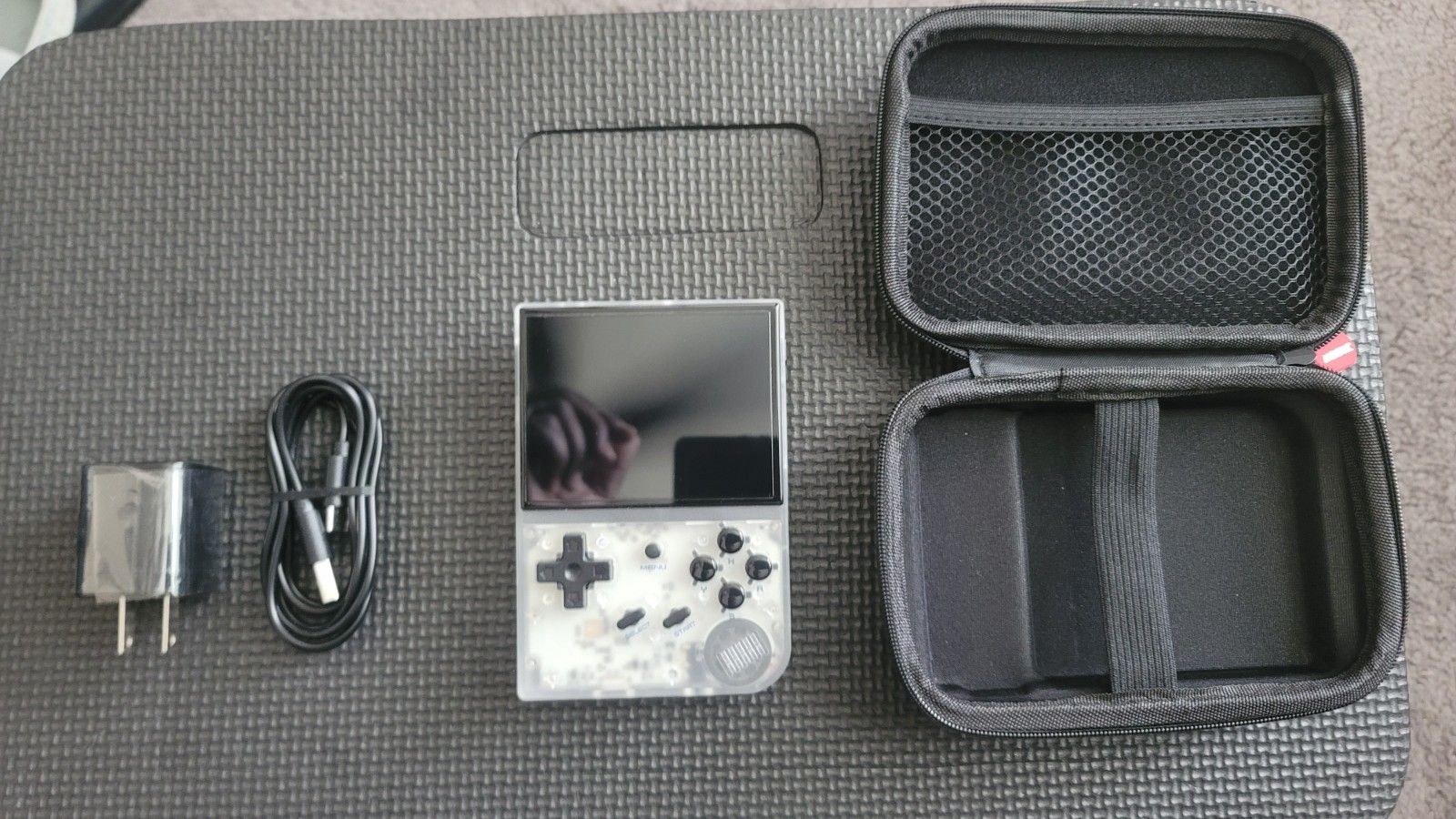 ANBERNIC RG35XX (CLEAR) 16GB GAME CARD (FREE BRICK) FRE CASE (GXRG)