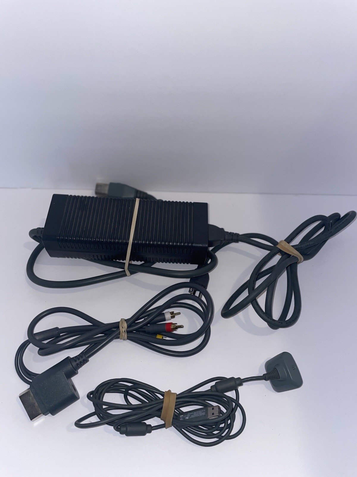 🔥 (Tested) Xbox 360 Console Bundle w/ 28 Games, Kinect Sensor, 2 Controllers