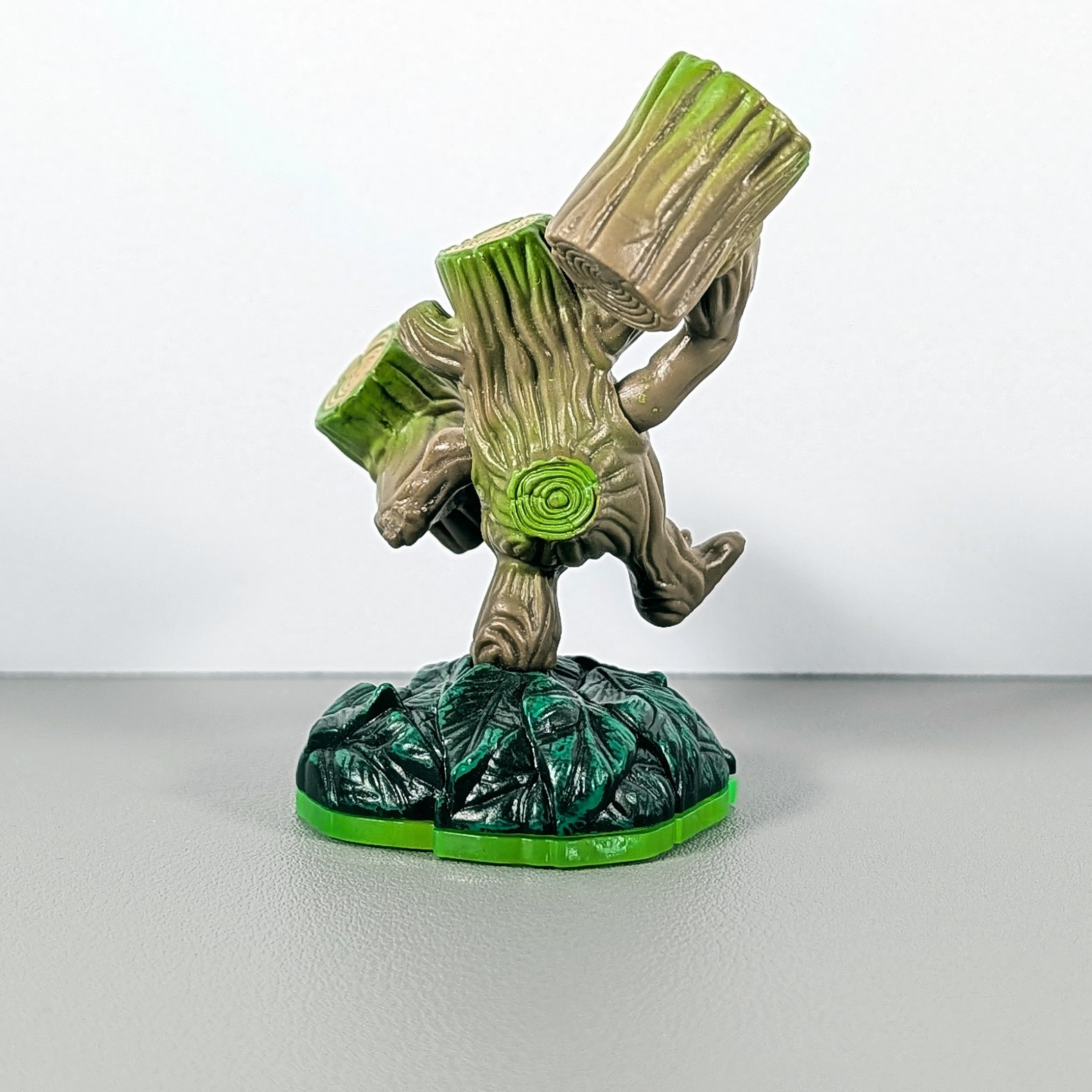 Skylanders Spyro’s Adventure Figure – Stump Smash (Green Base)