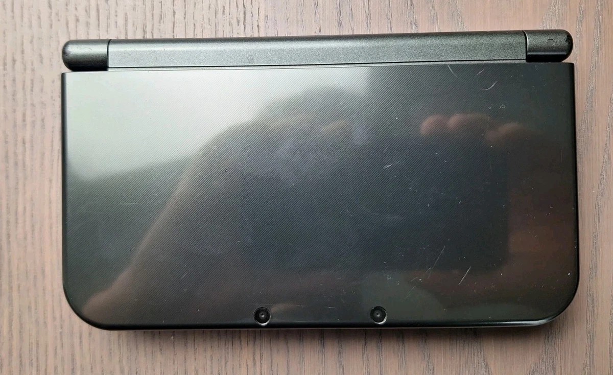 New Nintendo 3DS XL Metallic Black | Charger 32GB SD Card | REGION FREE TOP IPS
