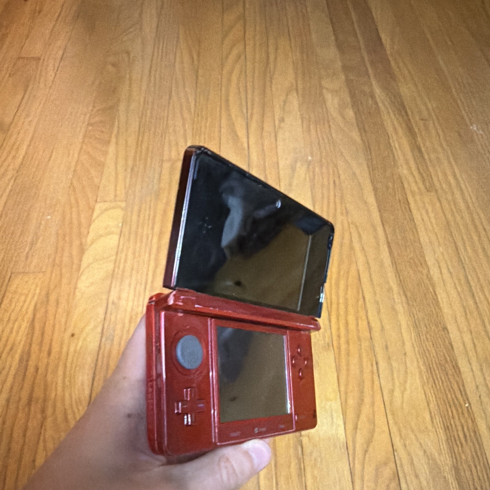 Nintendo 3DS Red/Black Handheld System 3D Touchscreen w/ Mario Kart 7